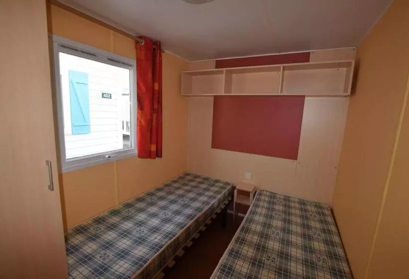 ホテル Sabiñanigo Camp &