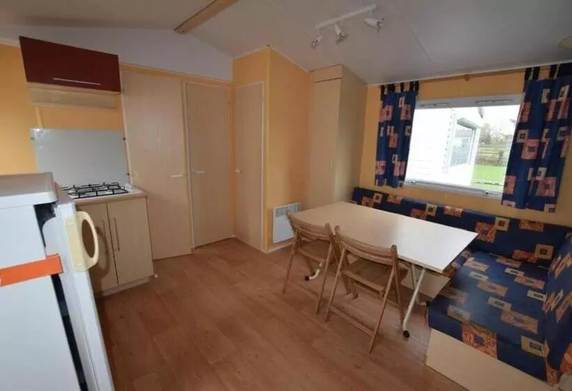 ホテル Sabiñanigo Camp &