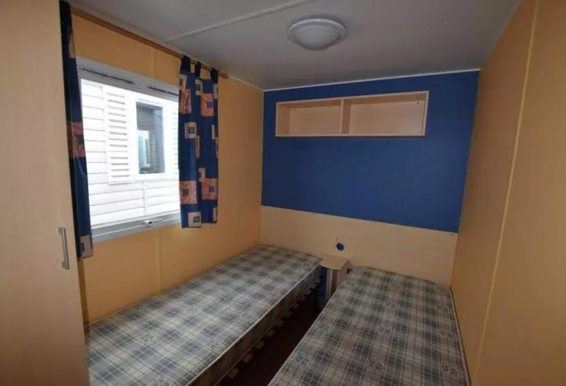 ホテル Sabiñanigo Camp &