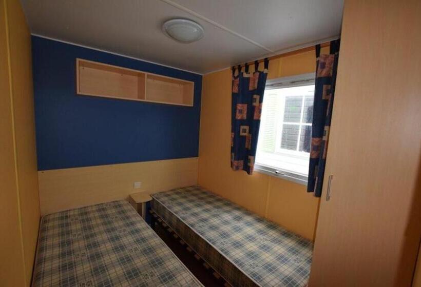 בית מלון כפרי Sabiñanigo Camp &