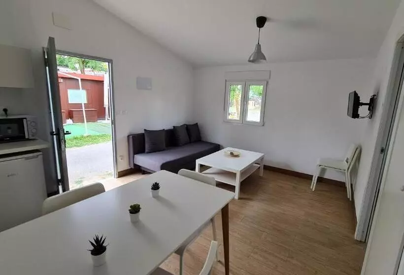 ホテル Sabiñanigo Camp &