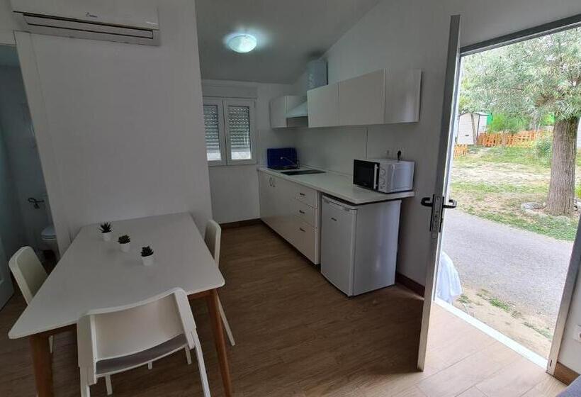 בית מלון כפרי Sabiñanigo Camp &