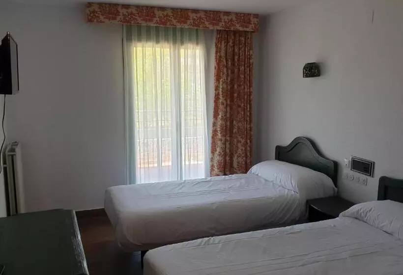 ホテル Sabiñanigo Camp &