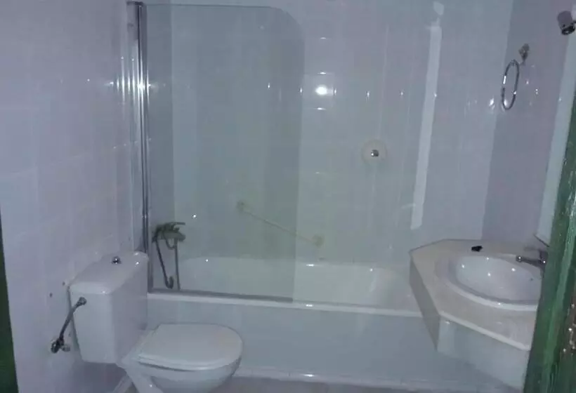 ホテル Sabiñanigo Camp &