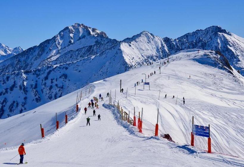 בית מלון כפרי Sno Mont Romies