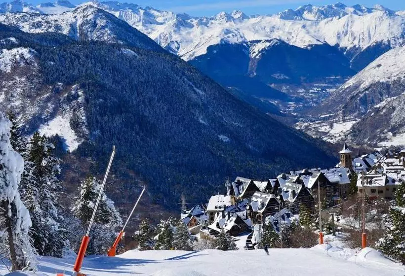 Hotel Sno Mont Romies