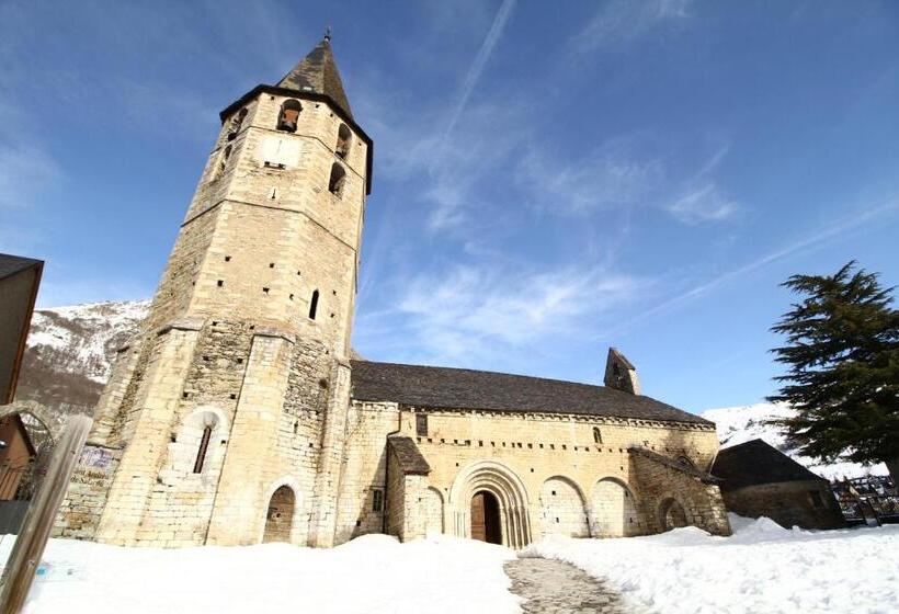 בית מלון כפרי Sno Mont Romies