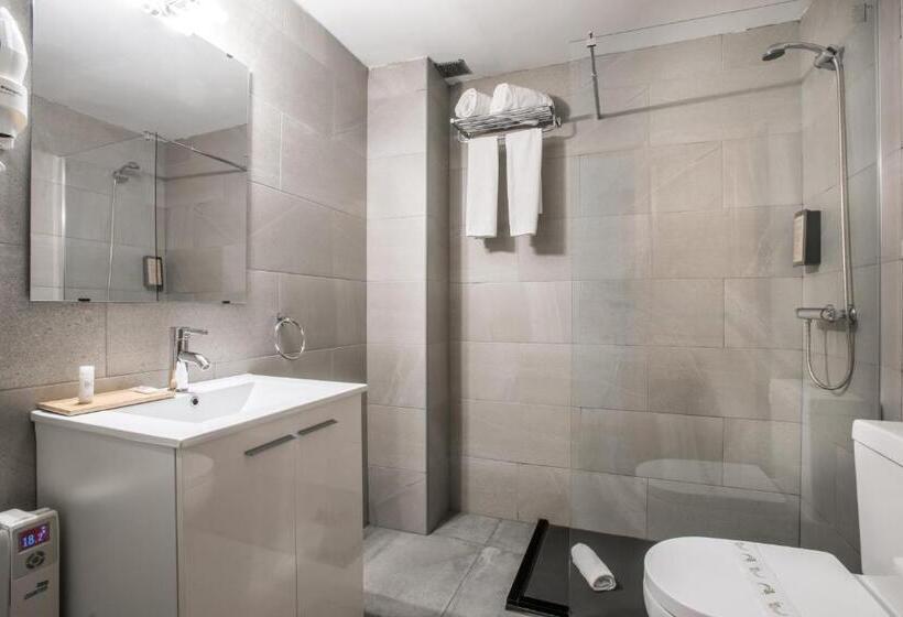 בית מלון כפרי Sno Mont Romies