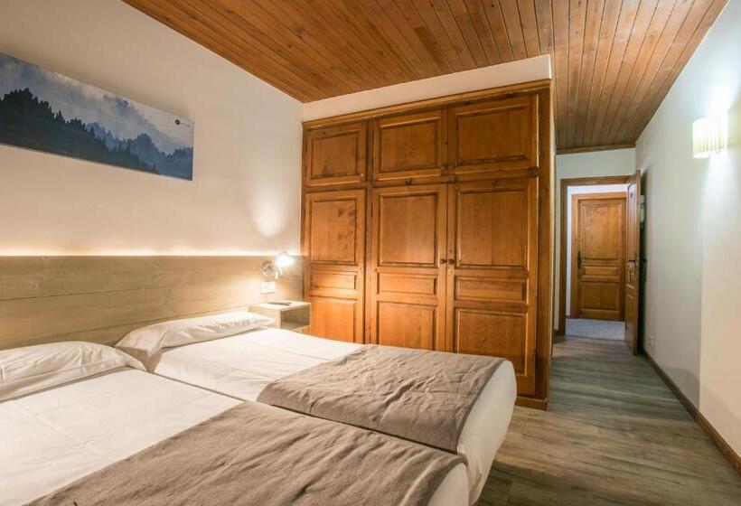 בית מלון כפרי Sno Mont Romies