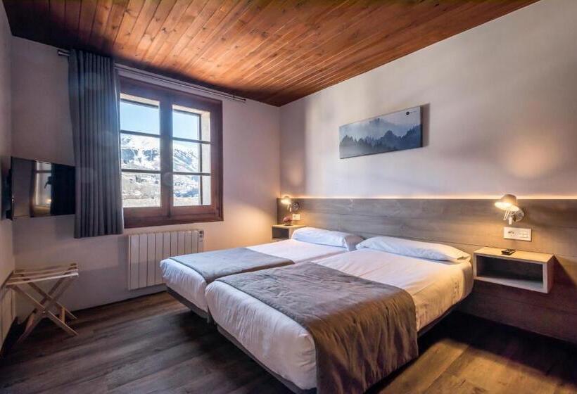 בית מלון כפרי Sno Mont Romies