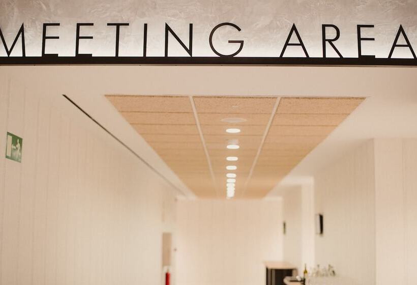 Novotel Campo De Las Naciones