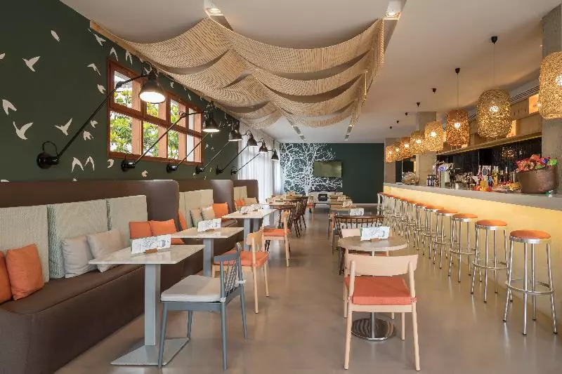 Aqua Hotel Bertran Park