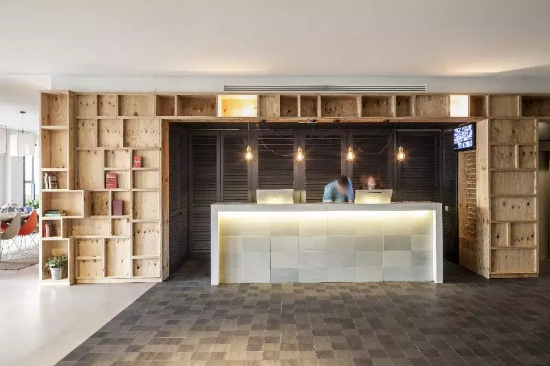 Aqua Hotel Bertran Park