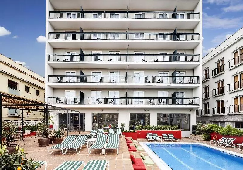 Aqua Hotel Bertran Park