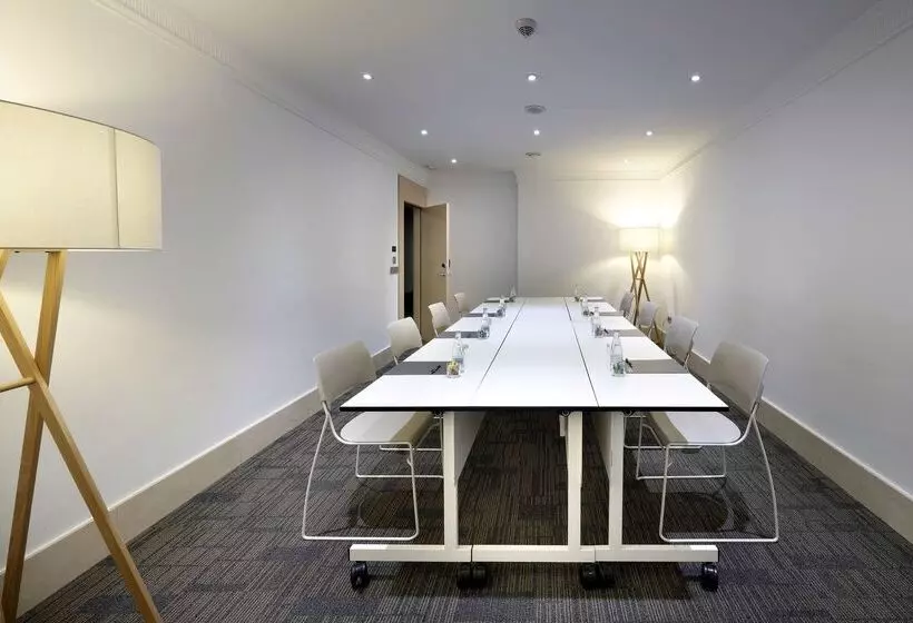 בית מלון כפרי Barcelo Bilbao Nervion