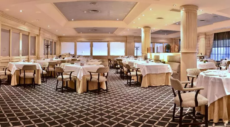 هتل Beatriz Toledo Auditorium & Spa