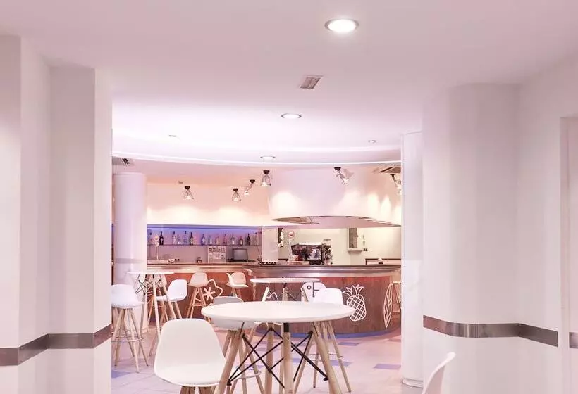 Hotelli Caribe Youth