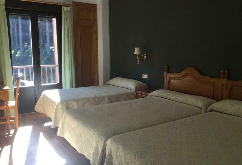 هتل Casitas Cinco Castaños