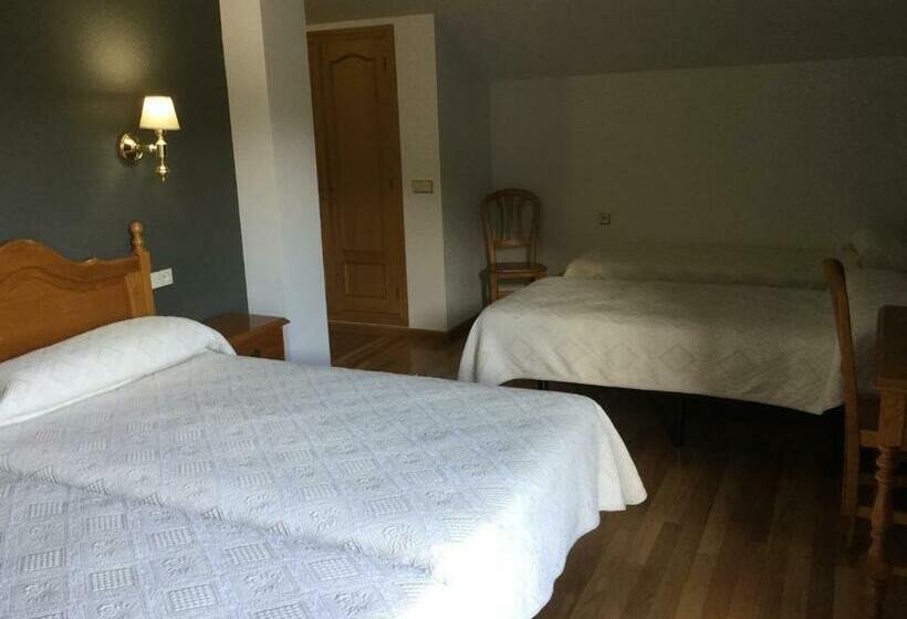 هتل Casitas Cinco Castaños