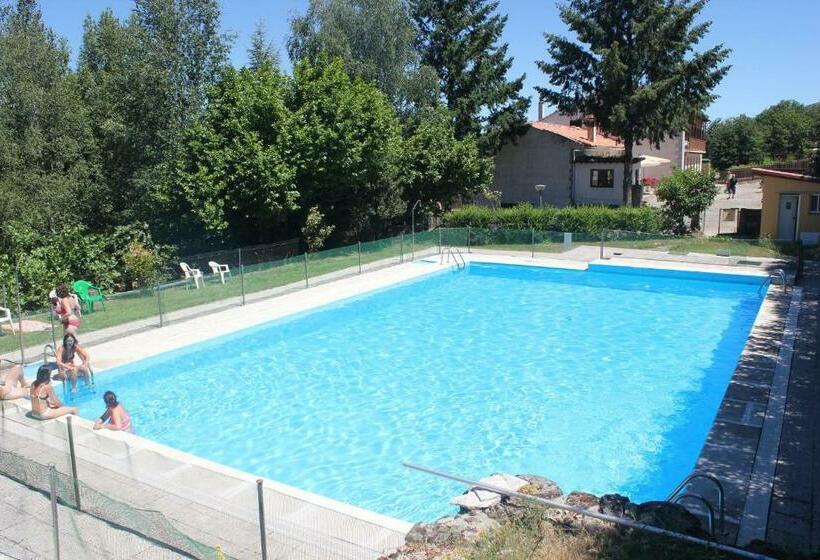 هتل Casitas Cinco Castaños