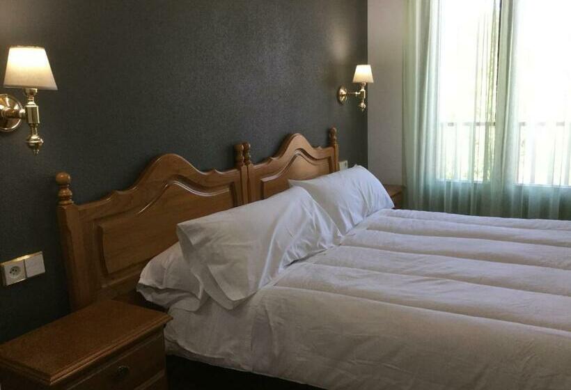 هتل Casitas Cinco Castaños