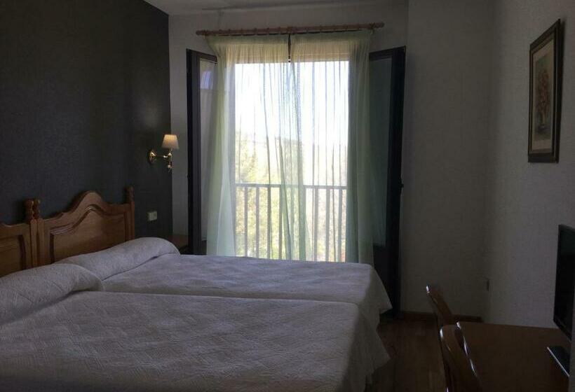 هتل Casitas Cinco Castaños