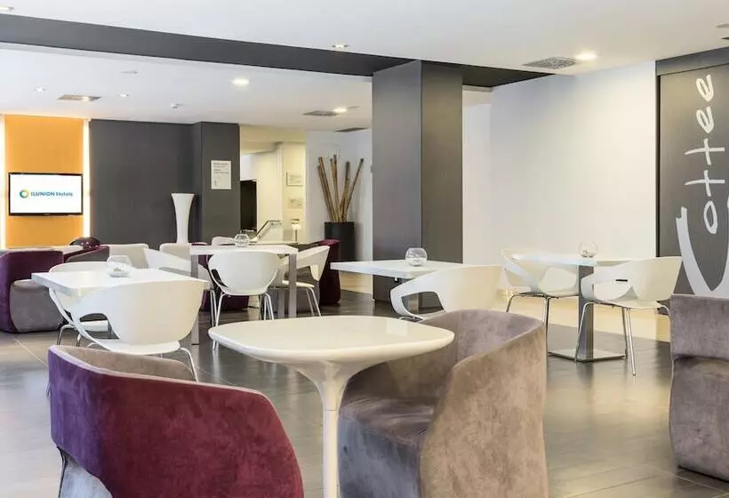 Отель Ilunion Romareda