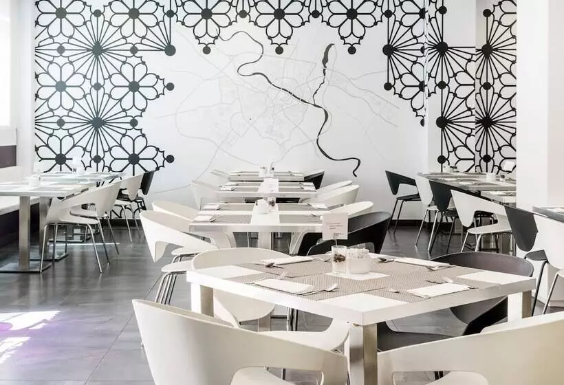 Отель Ilunion Romareda