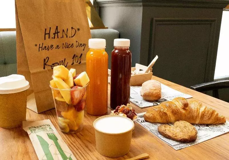 هتل Petit Palace Puerta De Triana