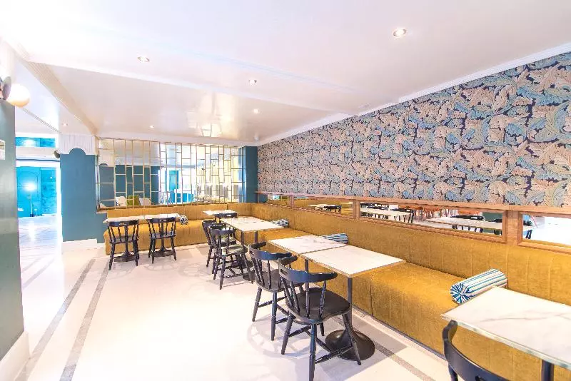 هتل Petit Palace Puerta De Triana