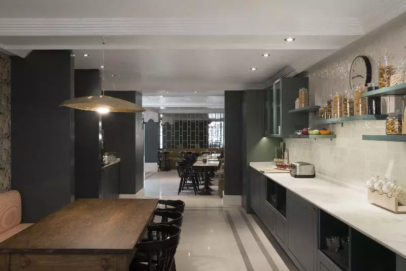 هتل Petit Palace Puerta De Triana