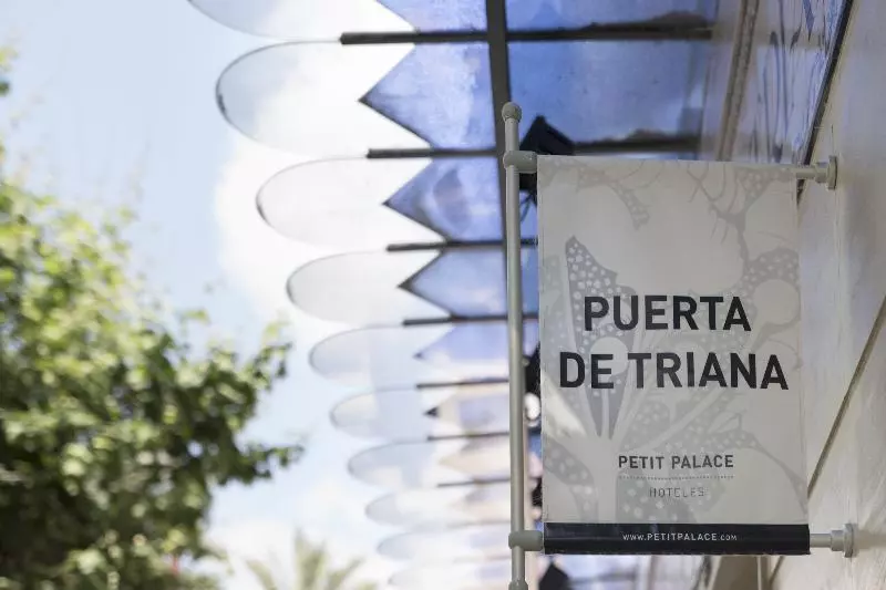 هتل Petit Palace Puerta De Triana