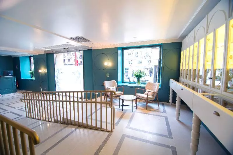 هتل Petit Palace Puerta De Triana