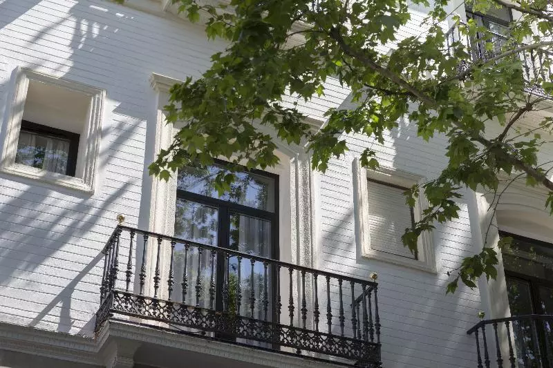 هتل Petit Palace Puerta De Triana