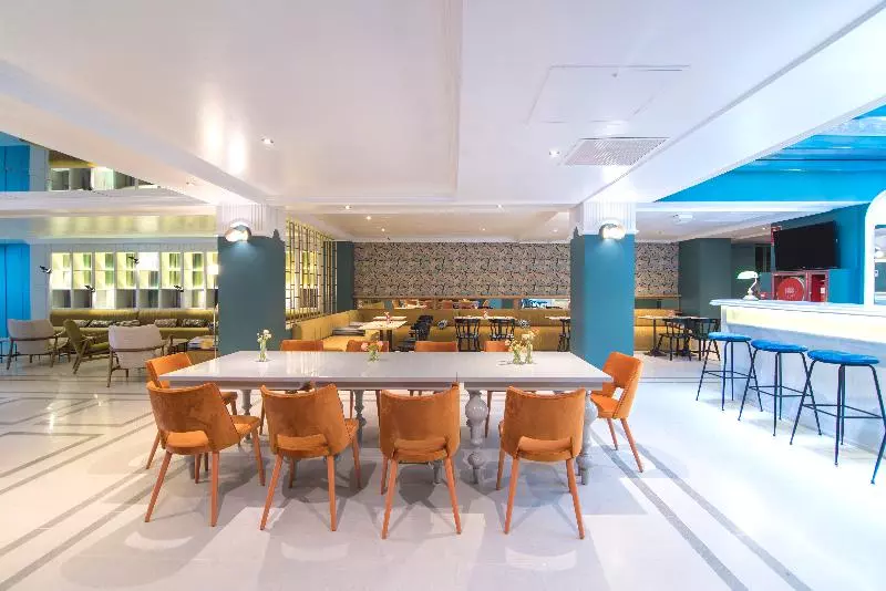 هتل Petit Palace Puerta De Triana