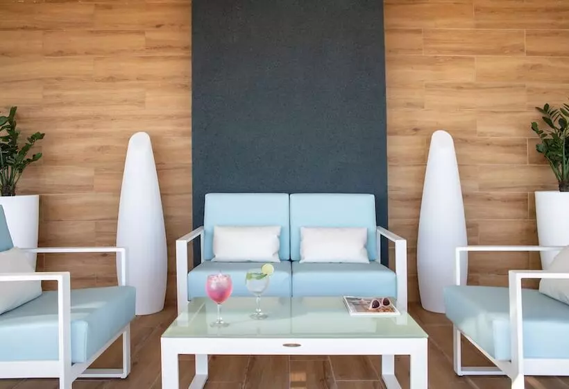 ホテル Salou Sunset By Pierre & Vacances