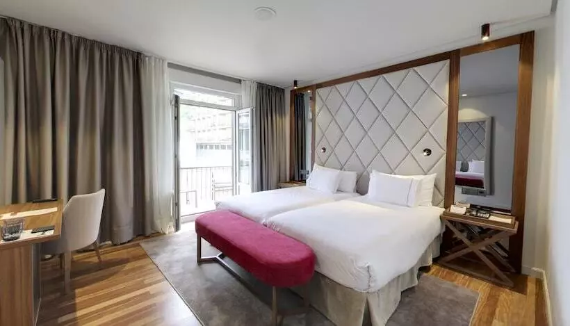 ホテル Silken Palacio Uribarren