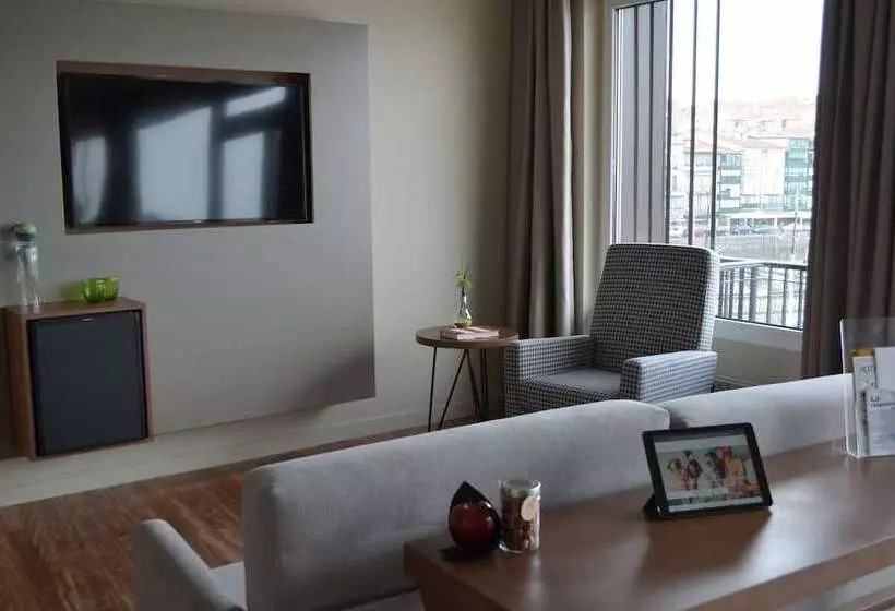 ホテル Silken Palacio Uribarren