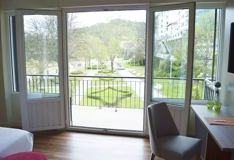 ホテル Silken Palacio Uribarren