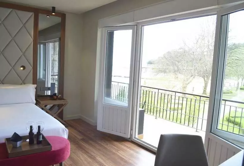 ホテル Silken Palacio Uribarren