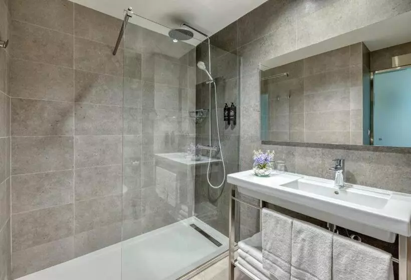 هتل Virgen De Los Reyes