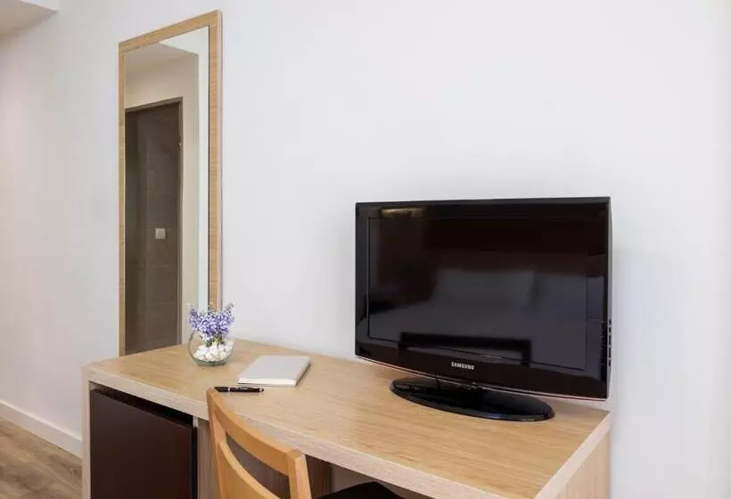 هتل Virgen De Los Reyes