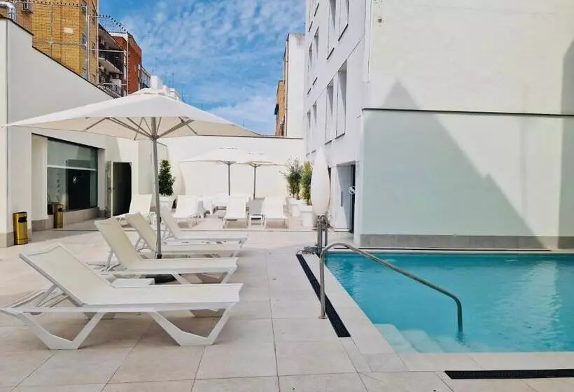 هتل Virgen De Los Reyes