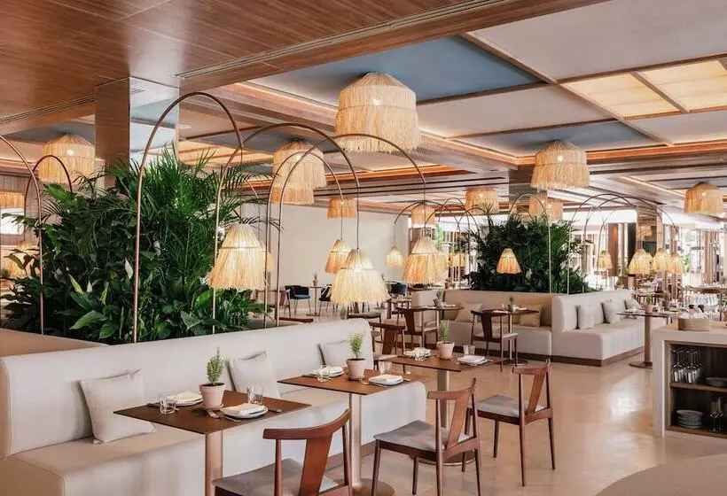 Отель ME Marbella by Meliá