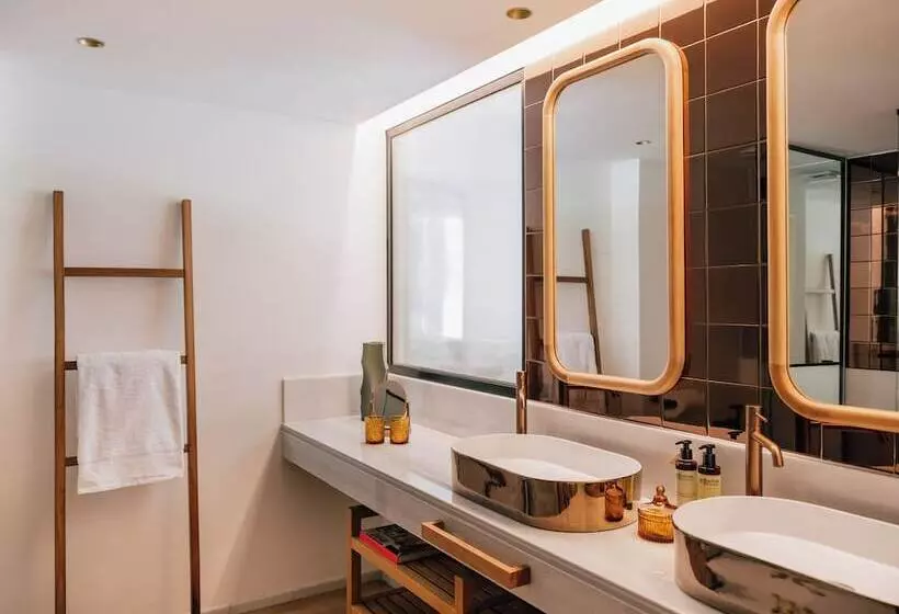 Отель ME Marbella by Meliá