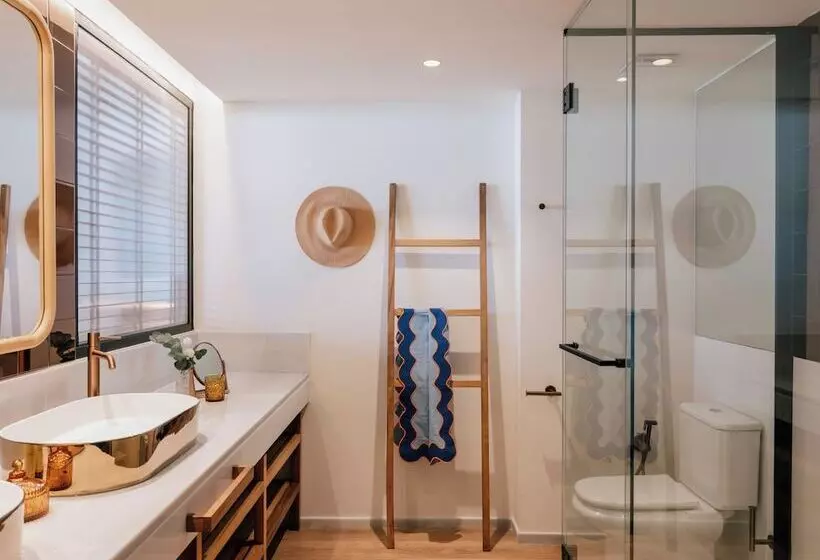 Отель ME Marbella by Meliá