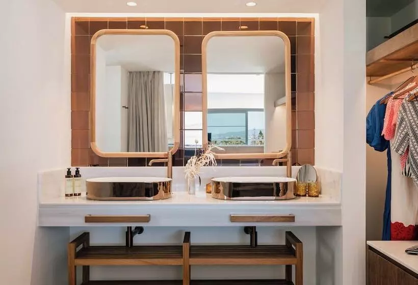 Отель ME Marbella by Meliá