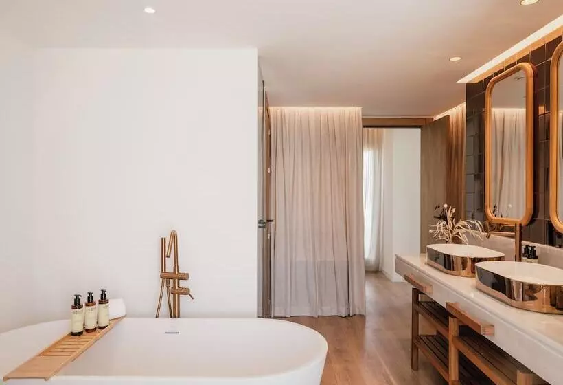 Отель ME Marbella by Meliá