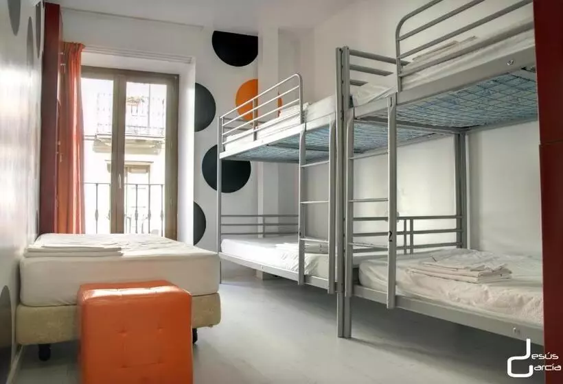Albergue Revolutum Hostel