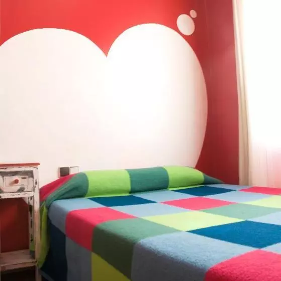 Albergue Revolutum Hostel